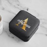 Étui à bijoux personnalisé en cuir PU avec initiale, intérieur doux, design raffiné – Motiv 13