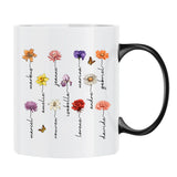 Tasse personnalisée avec prénoms et fleurs, design L'amour grandit ici – Motiv 9