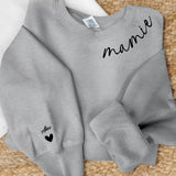 Sweat personnalisé Mamie Famille avec prénoms customisables, matière premium douce – Motiv 10