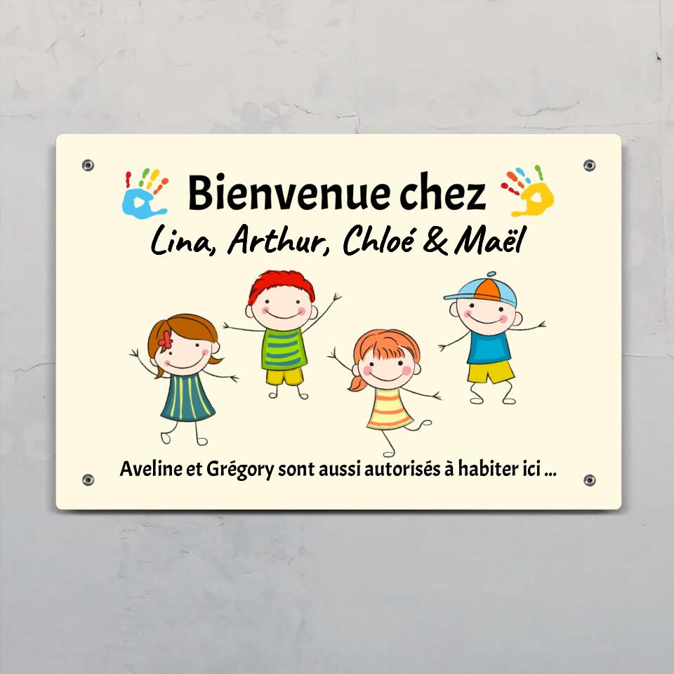 Pancarte de porte personnalisée Bienvenue chez avec prénoms famille, design moderne en Alu-Dibond