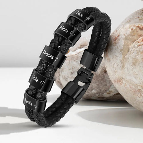 Bracelet personnalisé famille avec anneaux en cuir gravés aux prénoms