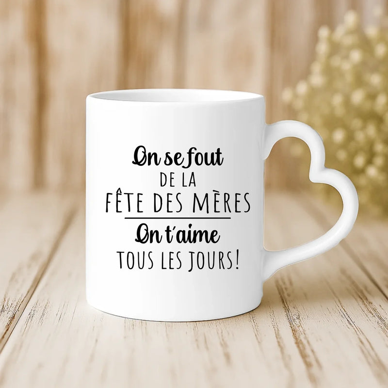 Cadeau personnalisé - mug blanc avec anse en forme de cœur et prénom imprimé – idée cadeau romantique de Love & Faith