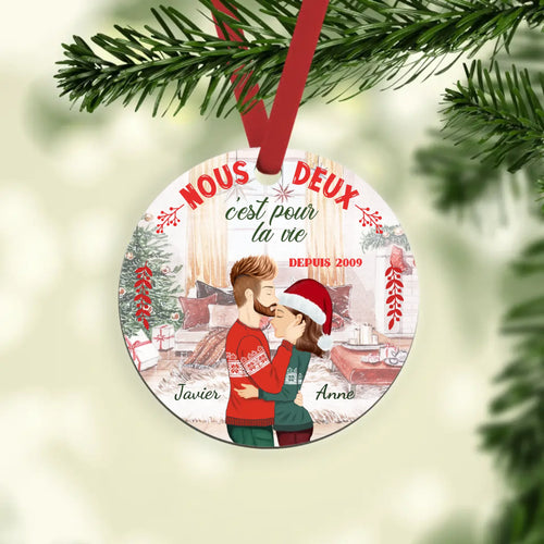 Décoration sapin couple personnalisée en bois avec prénoms gravés, design Amour de Noël