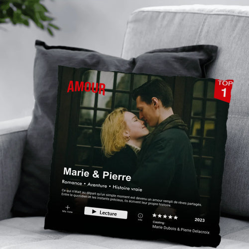 Coussin personnalisé couple avec photo et design Netflix, peluche premium doux et moelleux – Motiv 2