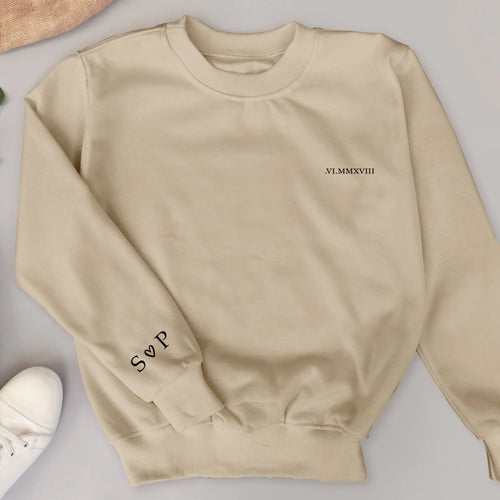 Sweat personnalisé couple Nous deux avec prénoms et date d'anniversaire, qualité premium – Motiv 2