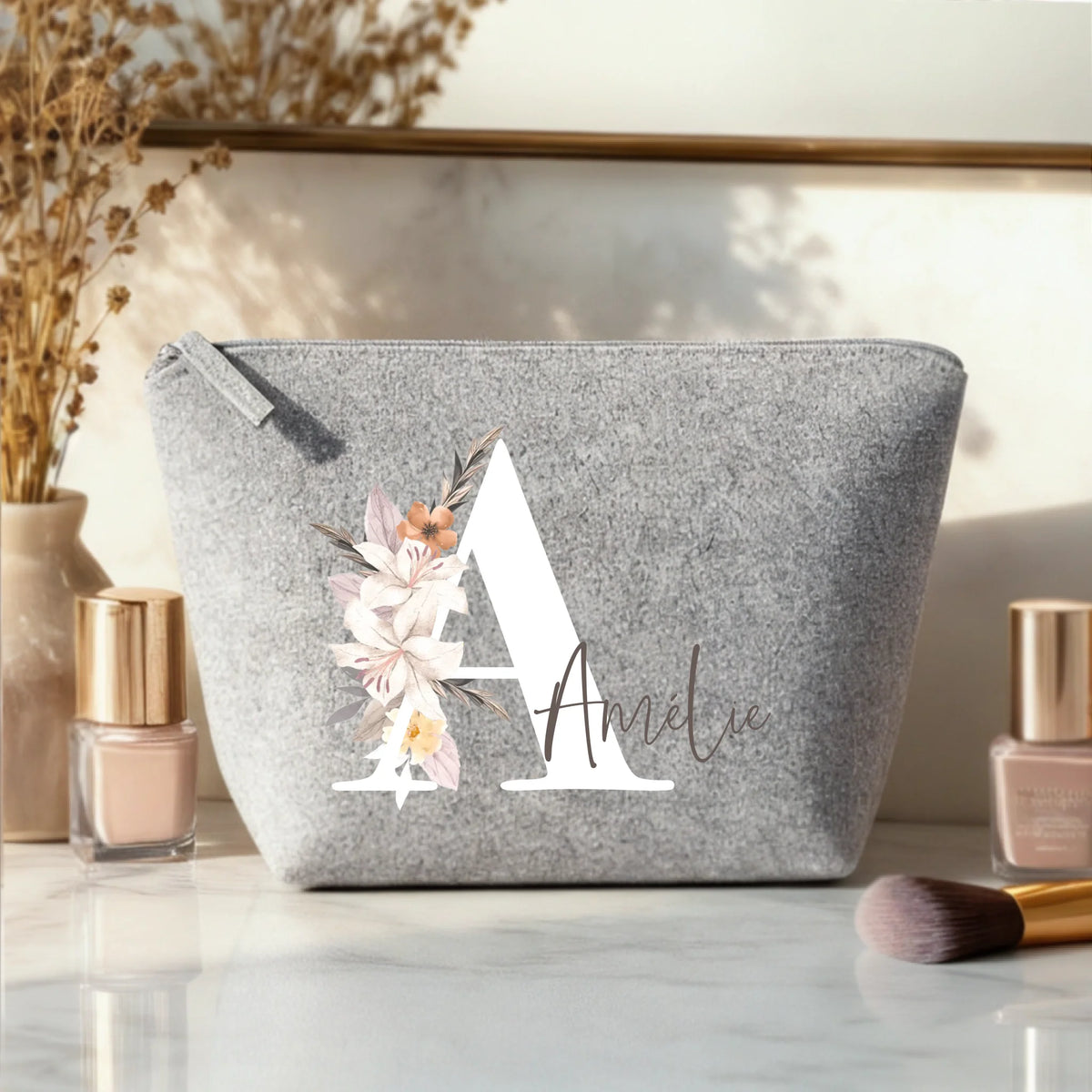 Trousse de maquillage en feutre personnalisée avec initiale florale et prénom