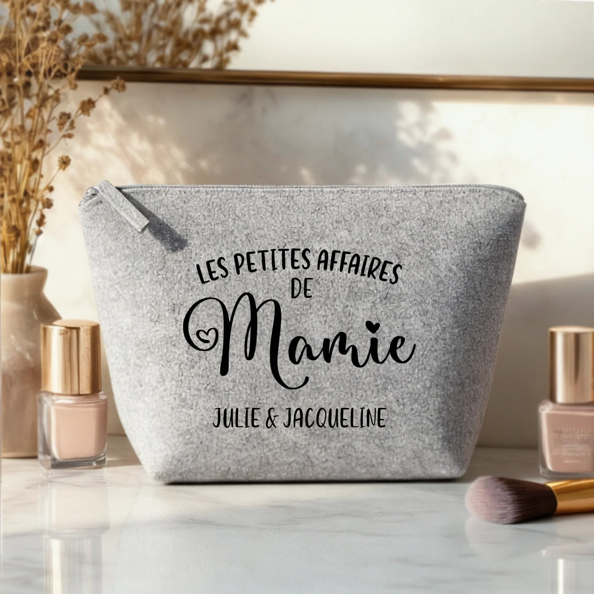 Trousse de maquillage en feutre Mamie en or avec prénom personnalisé, design DTF aux couleurs éclatantes
