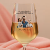 freepik__img1-erstelle-ein-mockup-von-dem-glas-der-ausschni__33311