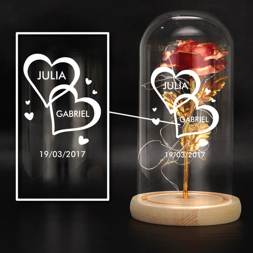 Rose éternelle dorée sous cloche verre avec LED, personnalisable noms et date anniversaire – Motiv 2